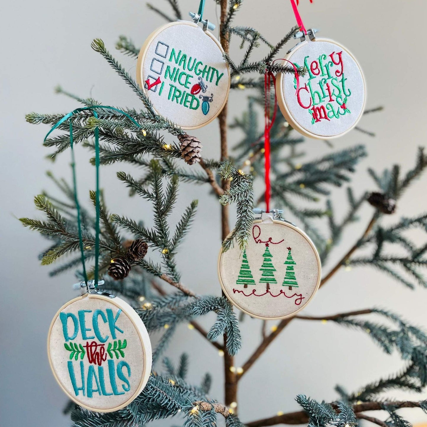 Christmas ornaments are the perfect gift for someone. This set contains 4 ornaments. These ornaments are machine embroidered. Feature a wooden embroidery hoop. You c