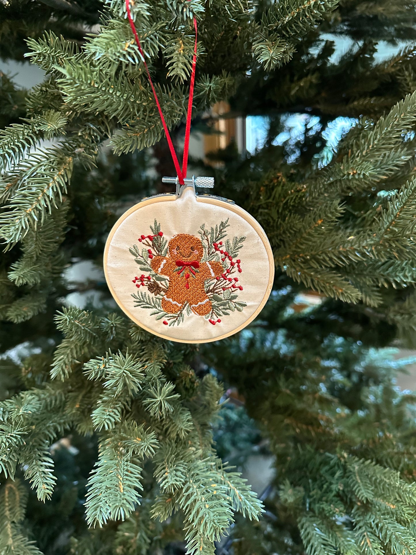 Machine Embroidered Gingerbread Man Ornament – 4-Inch Bamboo Hoop | Handmade Kitchmas Décor