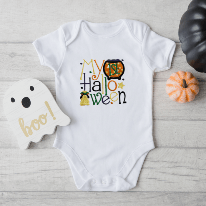 This Halloween Onesie® is just for our little ghouls and goblins! Whether you are dressing your baby for trick-or-treats or dressing them up for a party, this adorab