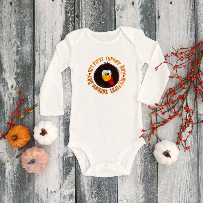 There's no meal more anticipated than Thanksgiving. So honor your baby's first Thanksgiving by dressing them in this adorable onesie. Featuring a cute appliquéd turk