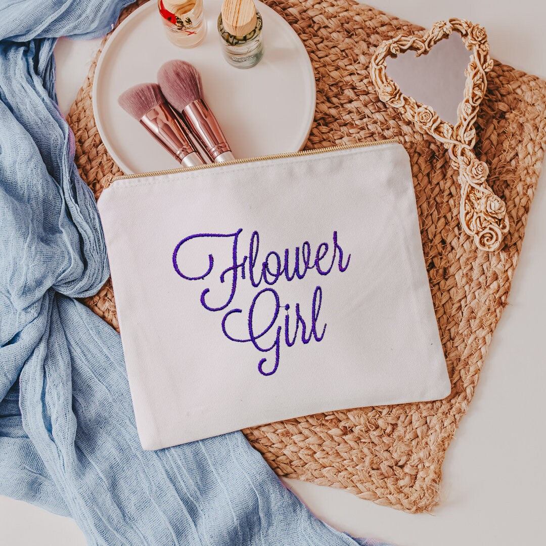 Introducing our beautifully crafted canvas cosmetic bag, perfect for any flower girl! The bag is made of sturdy canvas material, ensuring it will last through all th